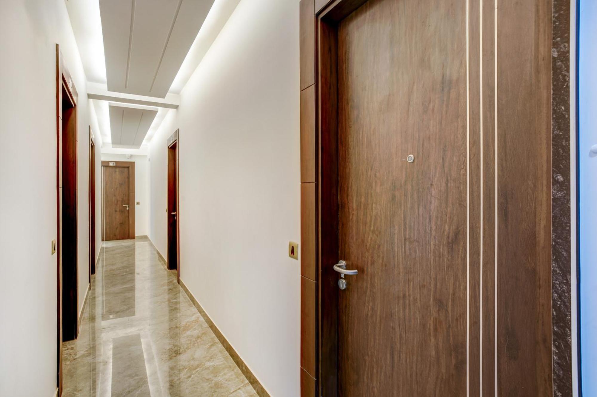 Treebo Corporate Inn ノイダ エクステリア 写真