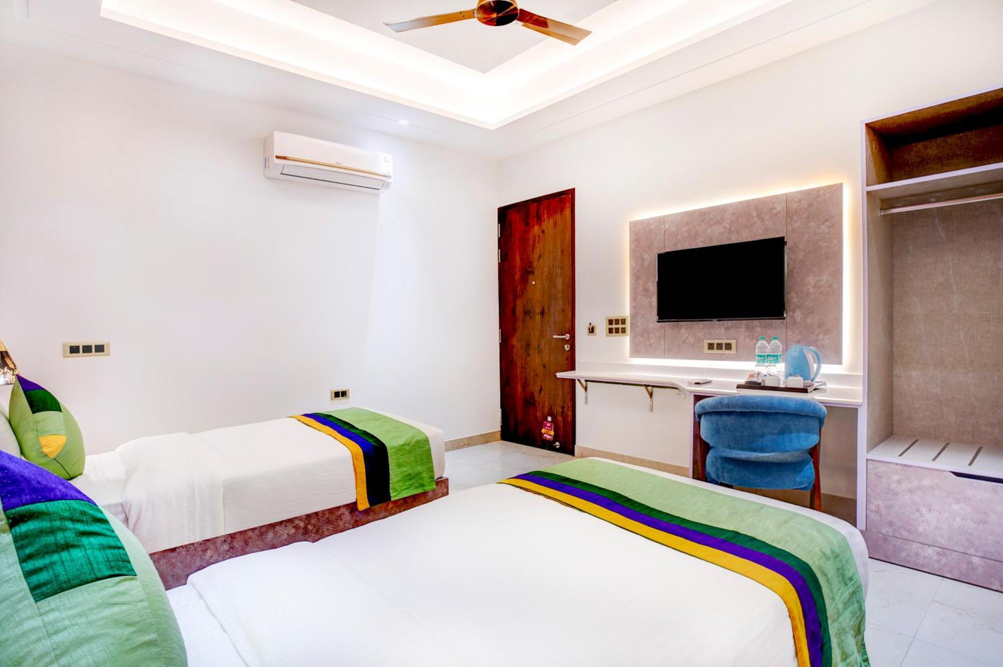 Treebo Corporate Inn ノイダ エクステリア 写真