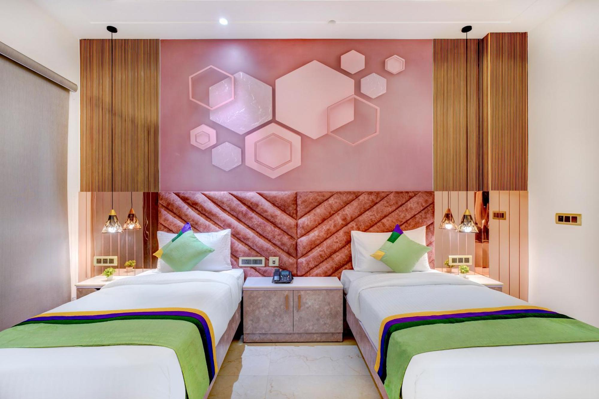 Treebo Corporate Inn ノイダ エクステリア 写真